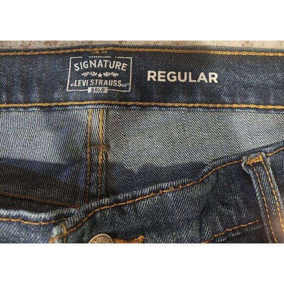Levi's Jeans Men's 42Wx 32L Medium Wash  Gold Signature Relaxed Fit - Picture 2 of 15